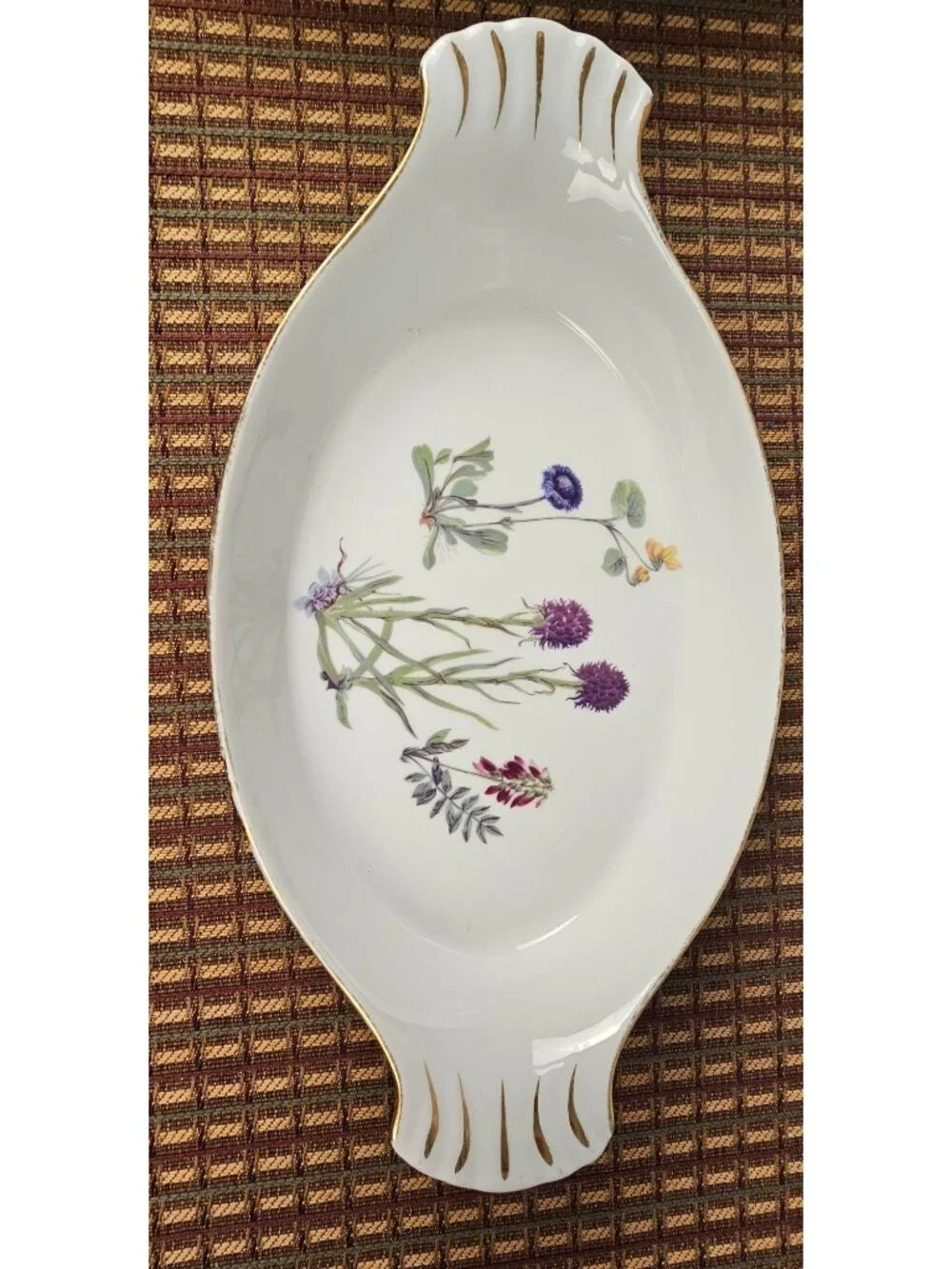 Louis Lourioux set oval